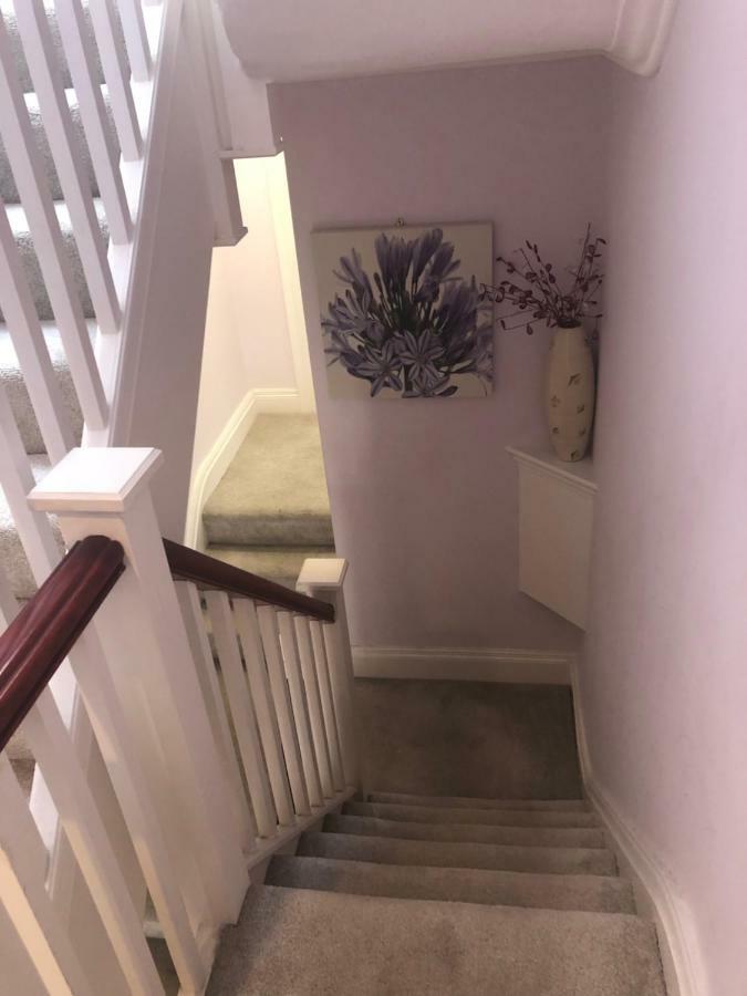 Cheapsleepz 49 Moscow Drive Hotel Liverpool Bagian luar foto